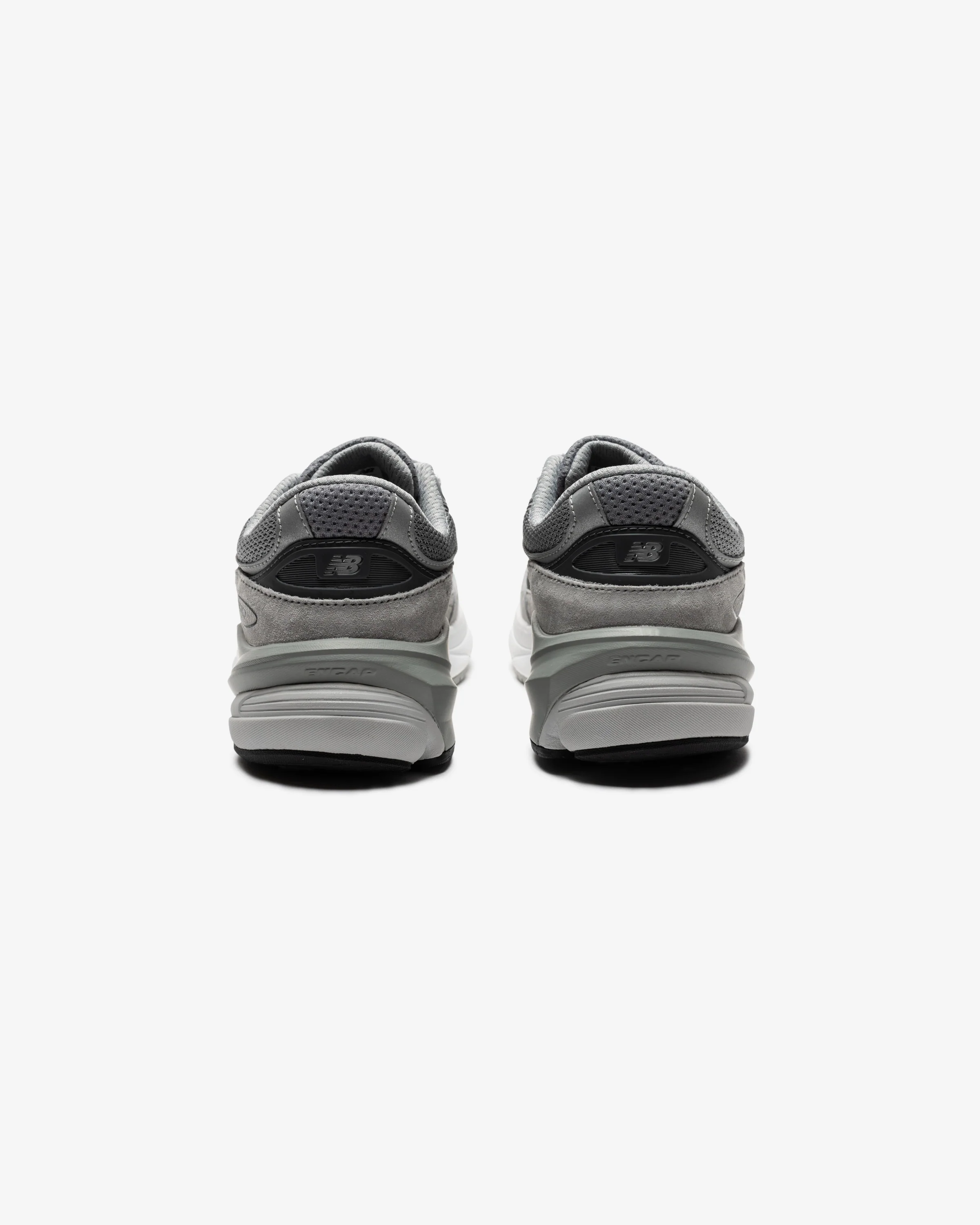 NEW BALANCE GS FUEL CELL 990v6 - GREY - Image 3