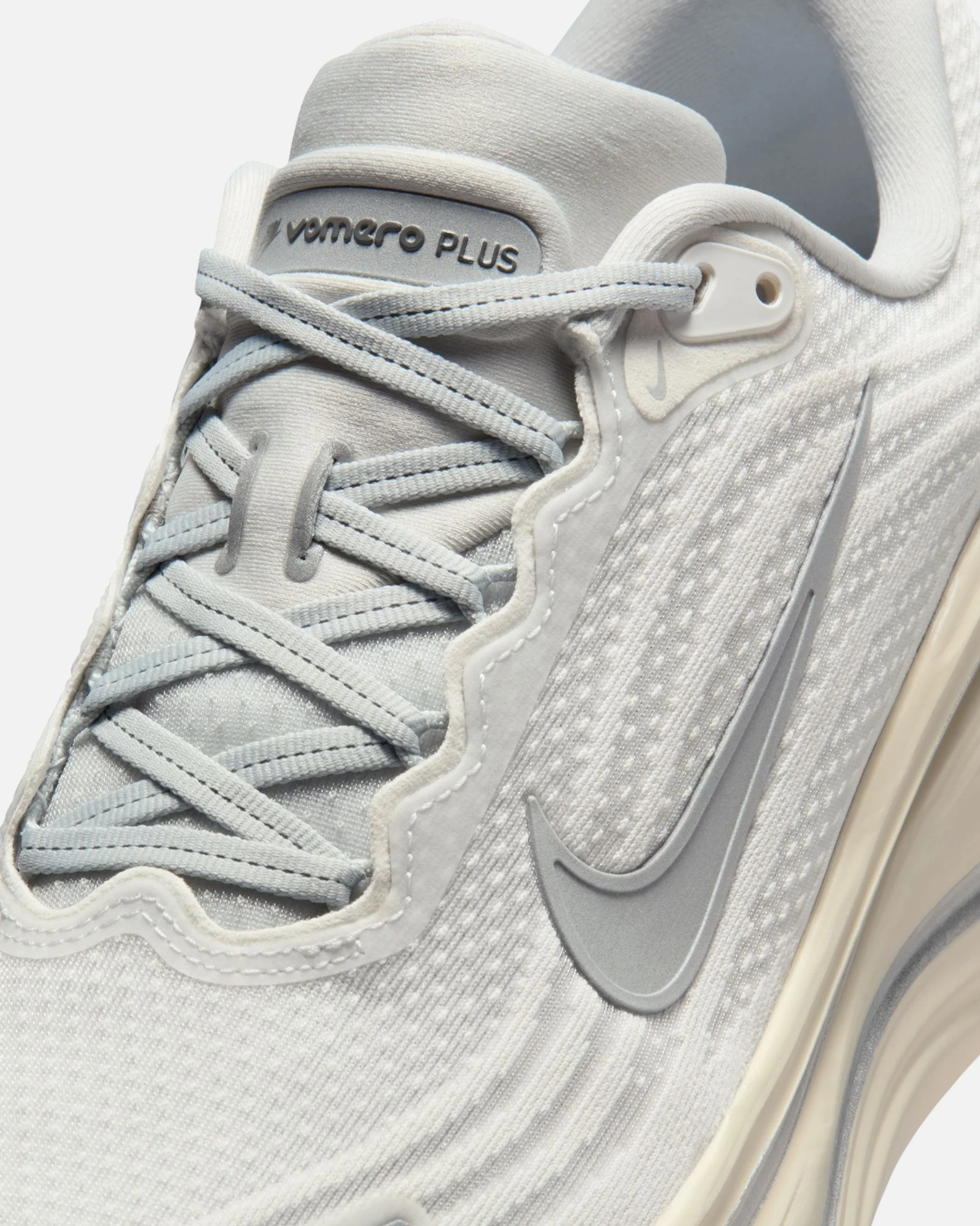 NIKE VOMERO PLUS - PLATINUM TINT/ REFLECT SILVER/ GREY FOG - Image 6