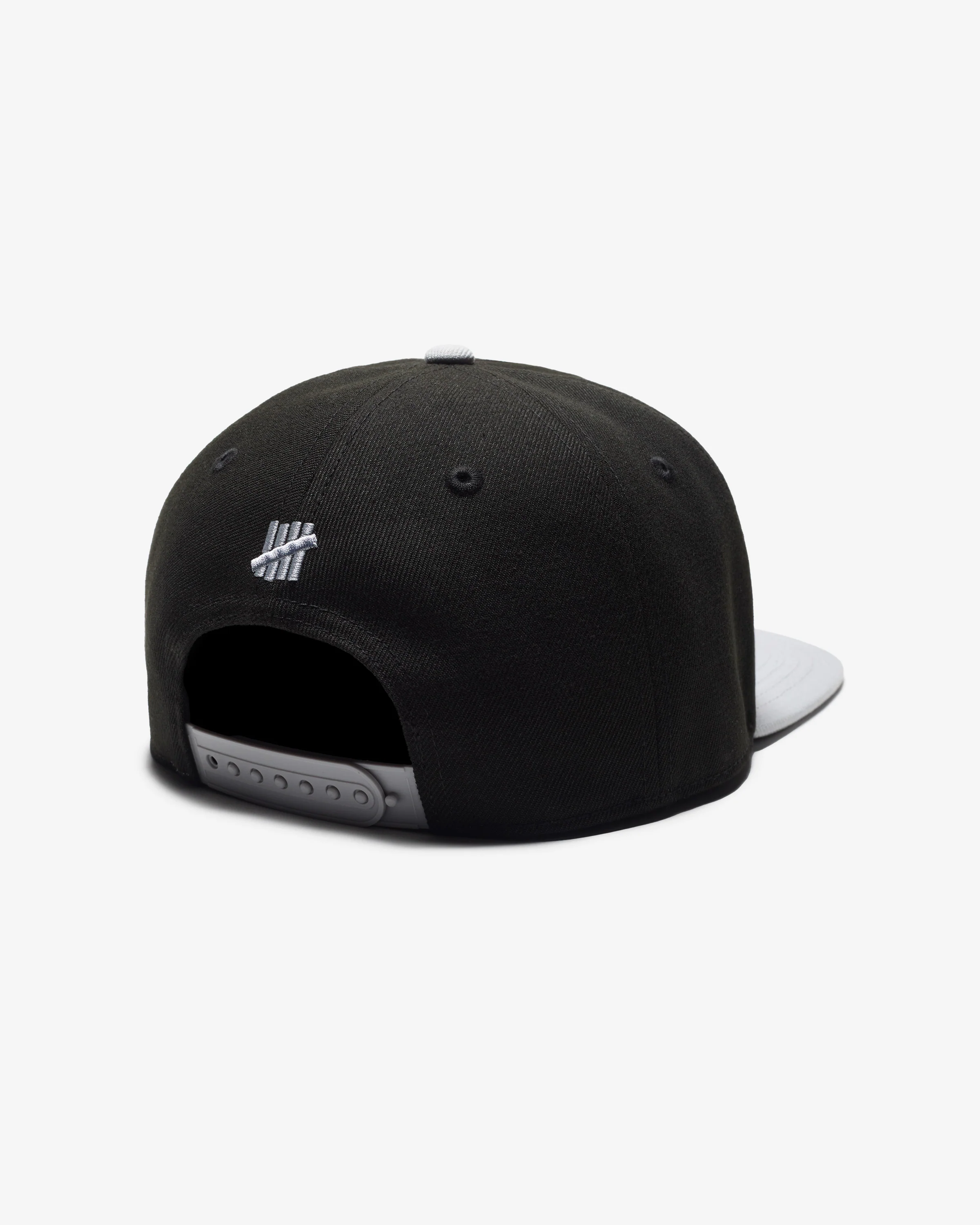 UNDEFEATED PLAY DIRTY SNAPBACK - Image 4
