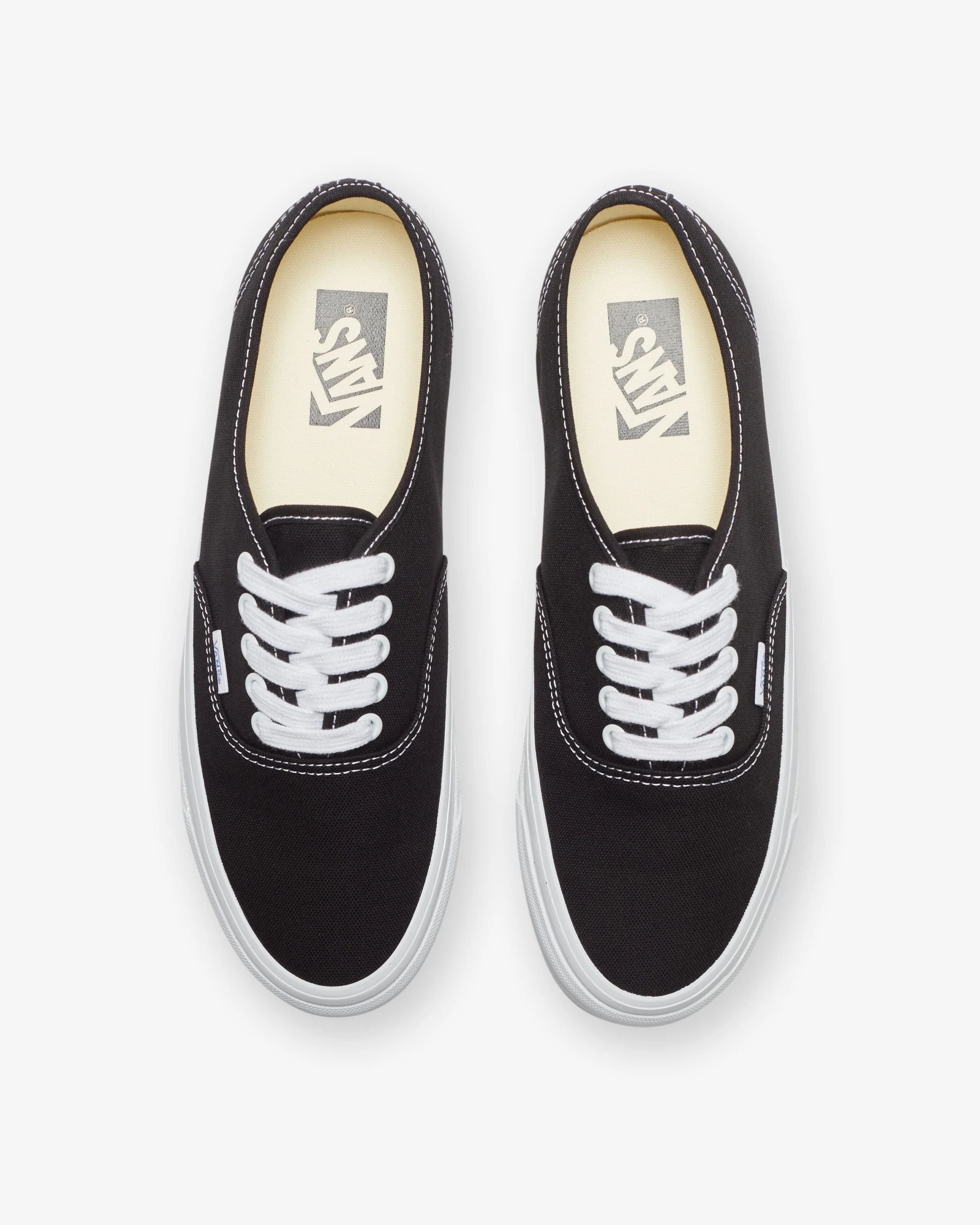 VANS PREMIUM AUTHENTIC 44 - BLACK/ WHITE - Image 4
